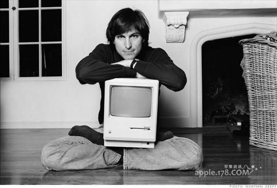 罕见的乔布斯黑白文艺照 记录帮主青葱的岁月-jobs_mac.jpg