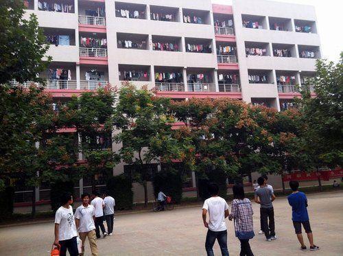 郑州高校凶杀案3名女生被害[图]
