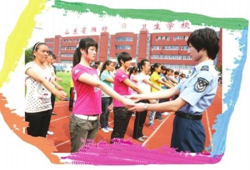 “女神” ：实拍军训中的女教官