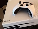 微软员工在网上高价售卖白色纪念版Xbox One