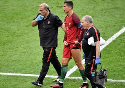 欧洲杯葡萄牙1-0法国夺冠 破41年不胜法国魔咒C罗泪洒绿茵场