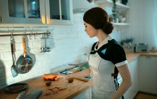 美女Cos《底特律：变人》卡拉 家政女仆颜值超高