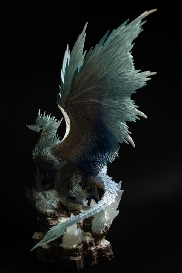 《怪物獵人世界：冰原》典藏版冰咒龍模型 王者風(fēng)范盡顯